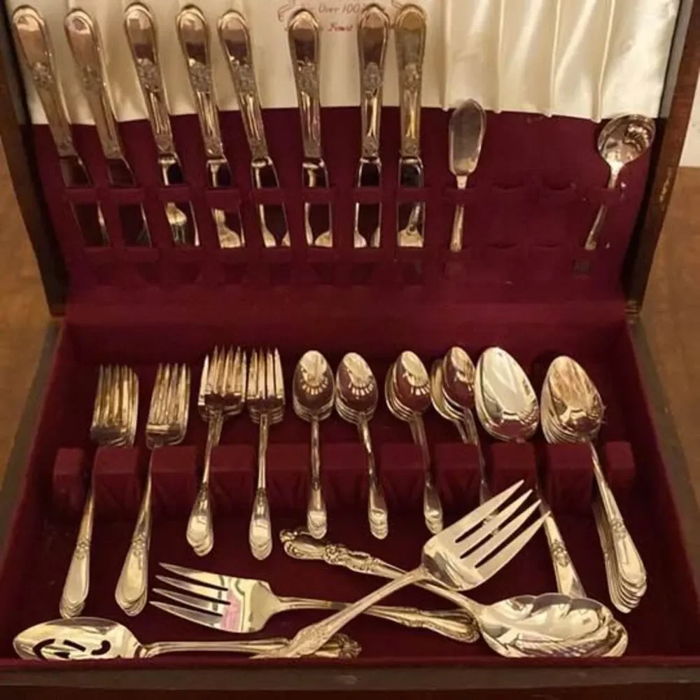 1847‎ Roger’s Brothers Adoration Silver Plated Flatware Service for 8